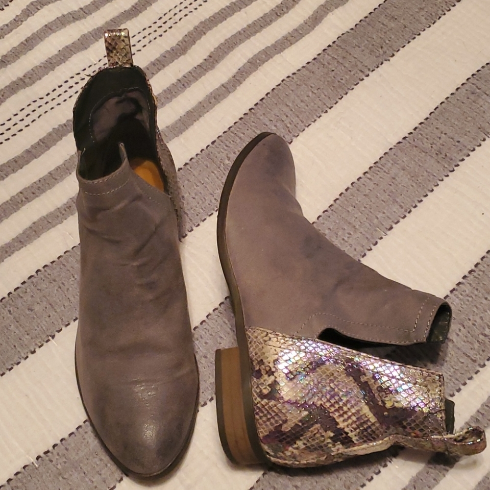 Coconuts bt Matisse Iridescent Snakeskin booties